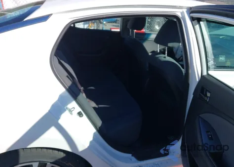 2015 Kia Optima Lx z USA, uszkodzony, nr VIN KNAGM4A71F5536440